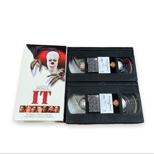 Vintage 1994 Stephen King’s IT VHS Horror Movie Film 2 Tapes Clowns 1990
